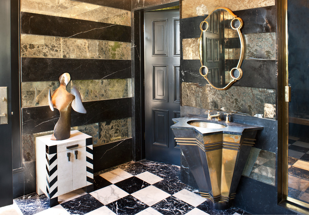 Idée de décoration pour un grand WC et toilettes bohème avec un placard en trompe-l'oeil, un sol en marbre, un lavabo encastré, un sol multicolore et du carrelage en marbre.