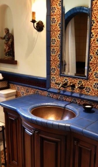 Inspiration for a mediterranean cloakroom in San Francisco.