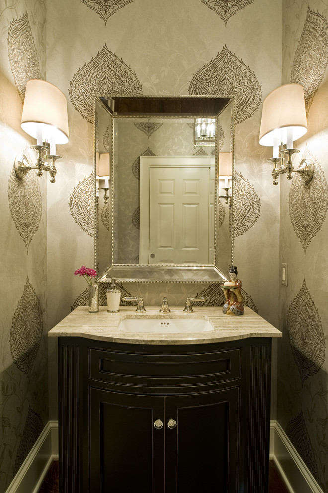 Immagine di un bagno di servizio chic con lavabo sottopiano e top beige