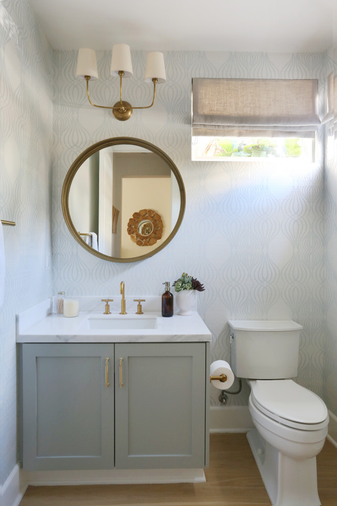 Inspiration for a traditional cloakroom in Los Angeles.