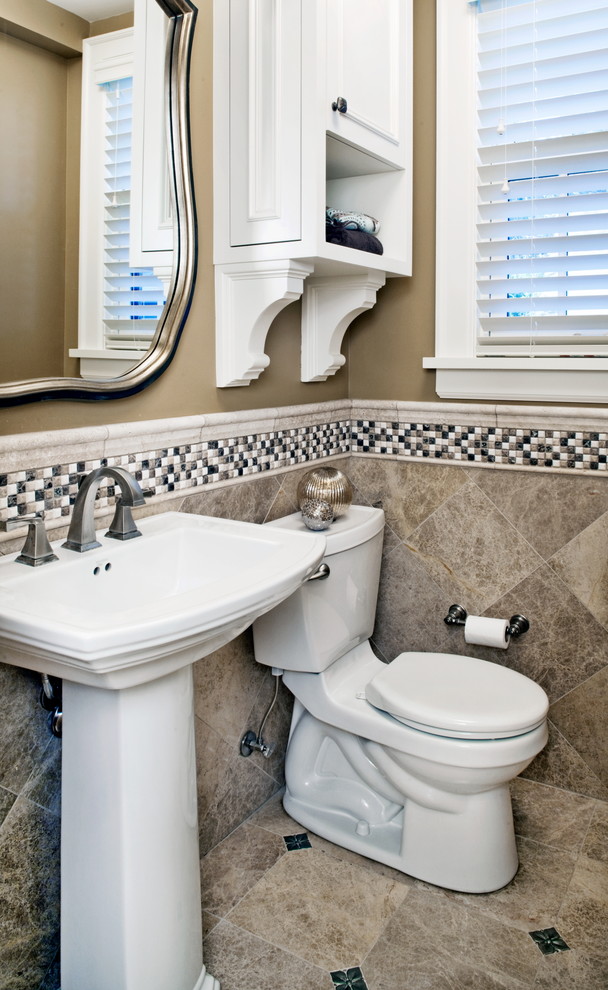 Example of a classic powder room design in Omaha