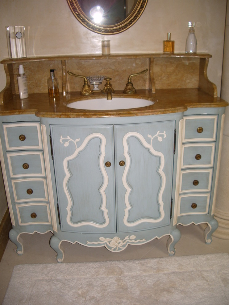 Пример оригинального дизайна: туалет в викторианском стиле