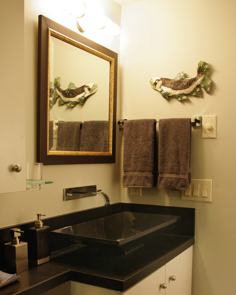 Photo of a contemporary cloakroom in San Diego.
