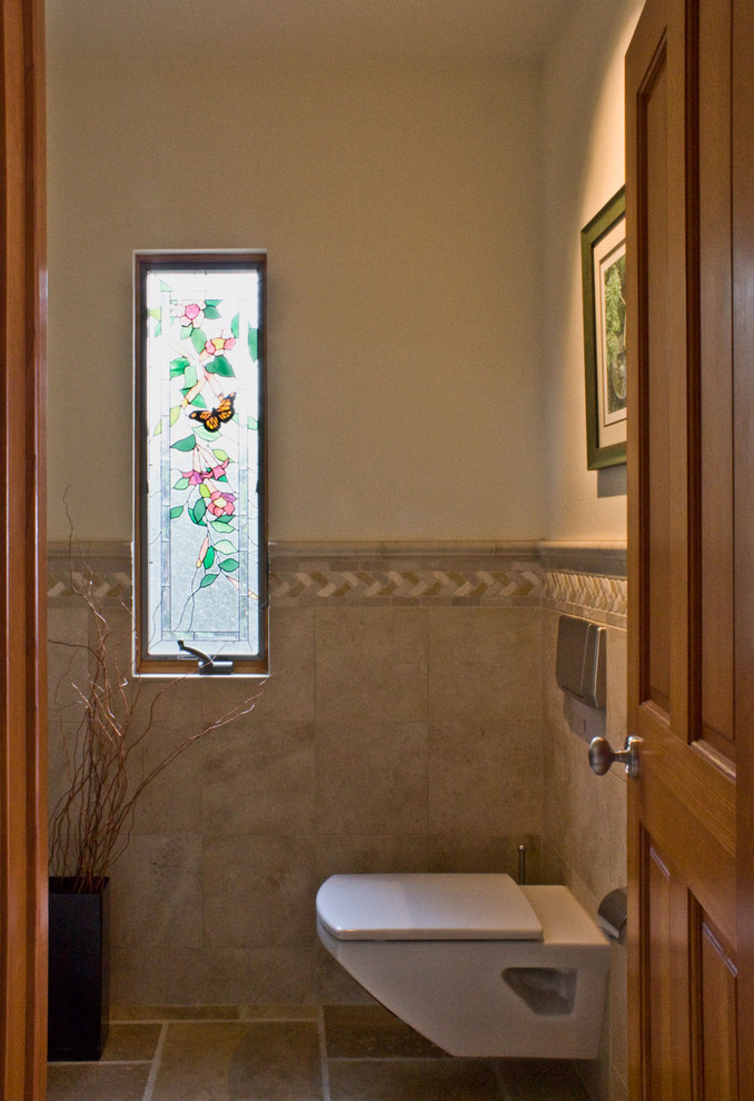 サンフランシスコにあるエクレクティックスタイルのおしゃれなトイレ・洗面所の写真