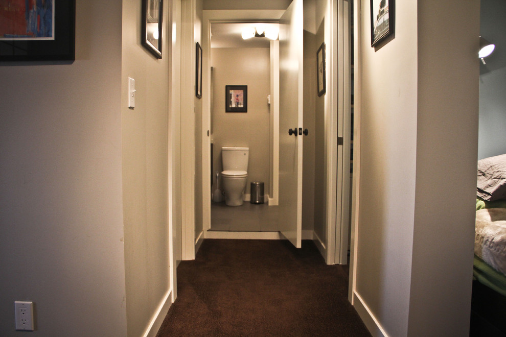 This is an example of a contemporary cloakroom in Seattle.