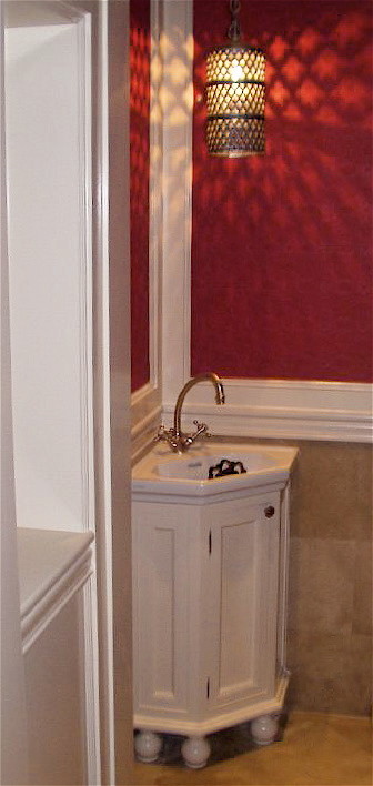 Foto di un bagno di servizio tradizionale