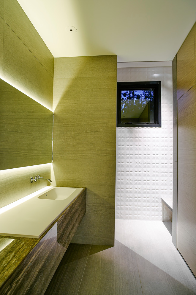 Mittelgroße Moderne Gästetoilette mit integriertem Waschbecken, Marmor-Waschbecken/Waschtisch, grauen Fliesen, Porzellanfliesen, grauer Wandfarbe und Porzellan-Bodenfliesen in Vancouver