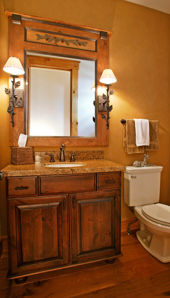 Exempel på ett rustikt toalett