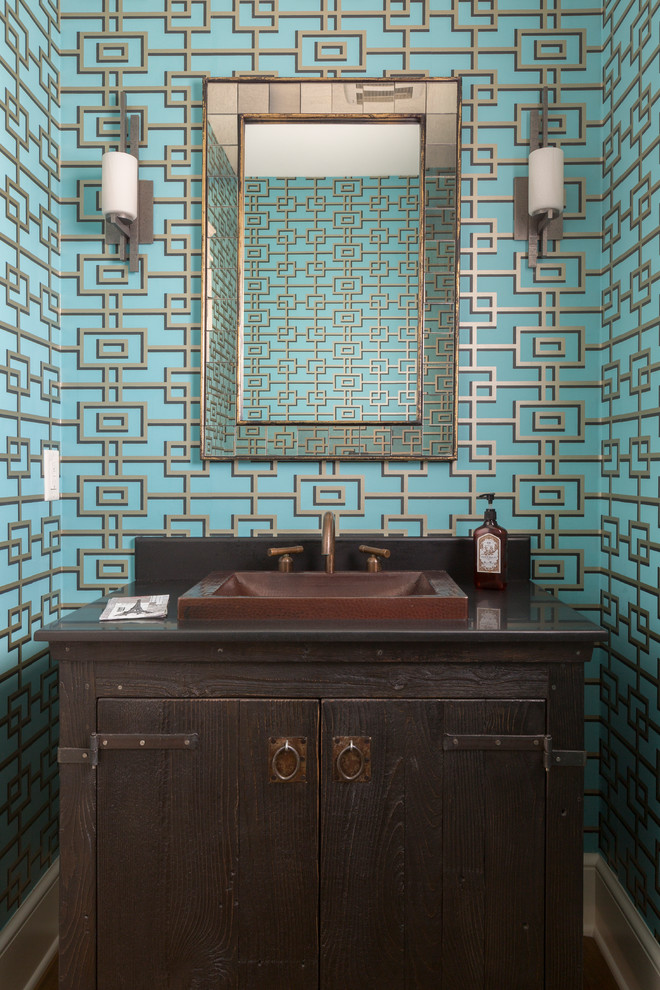 Inspiration för ett litet vintage toalett, med möbel-liknande, skåp i mörkt trä, flerfärgade väggar, ett nedsänkt handfat och bänkskiva i kvarts