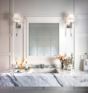 Idéer til lille badeværelse med en væghængt håndvask og marmorbordplade -  Maj 2023 | Houzz DK
