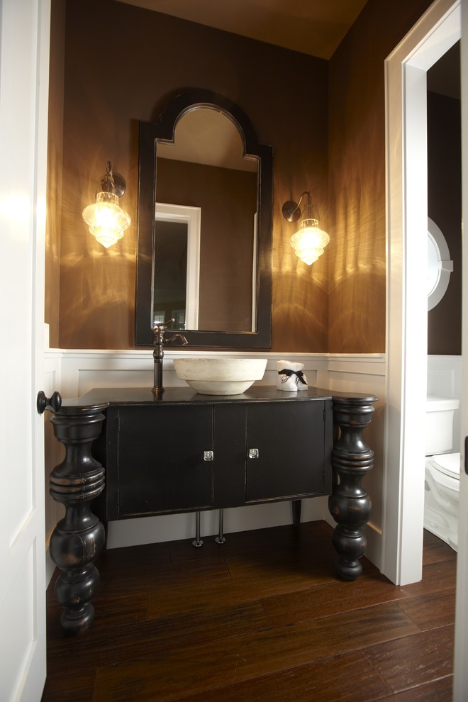 Design ideas for a traditional cloakroom in Tampa.