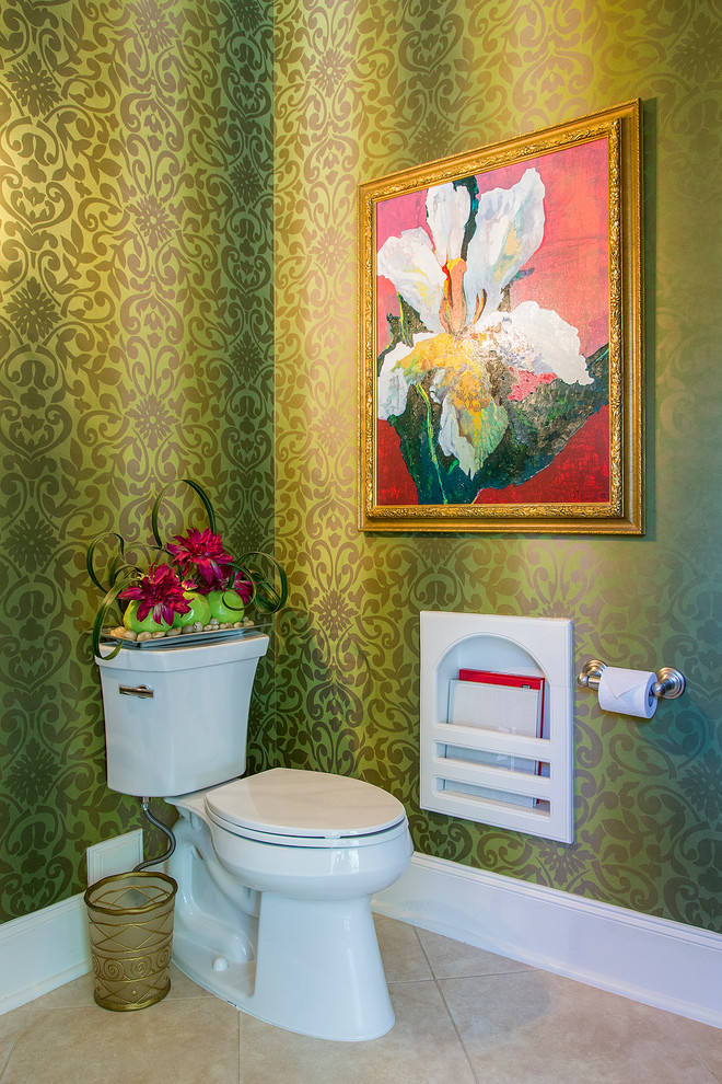 Große Stilmix Gästetoilette mit Wandtoilette mit Spülkasten, grüner Wandfarbe und Porzellan-Bodenfliesen in Sonstige