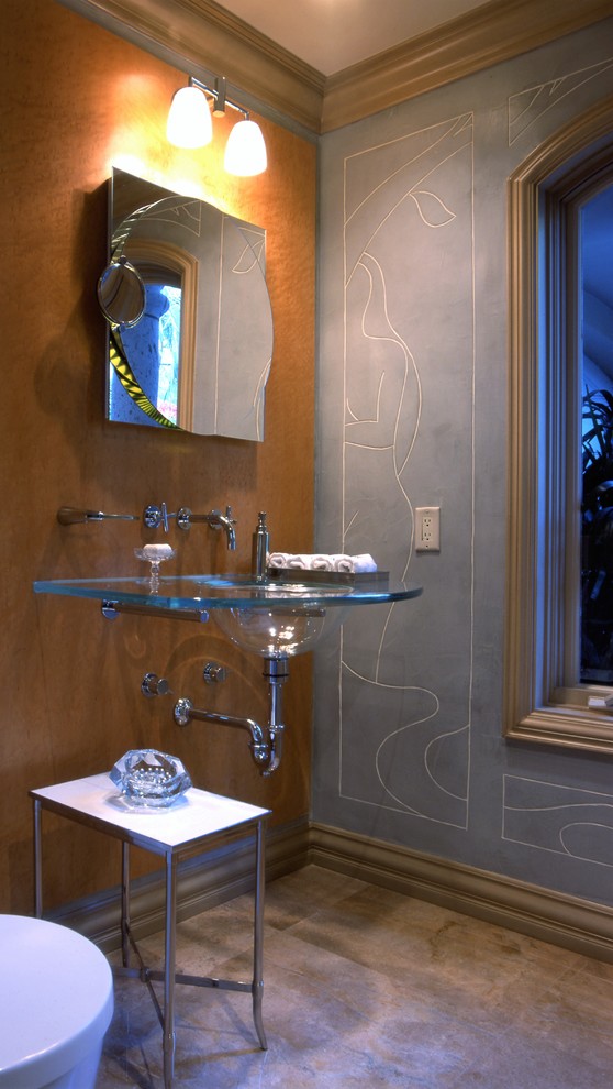 На фото: туалет среднего размера в стиле неоклассика (современная классика) с стеклянными фасадами, стеклянной столешницей и серым полом