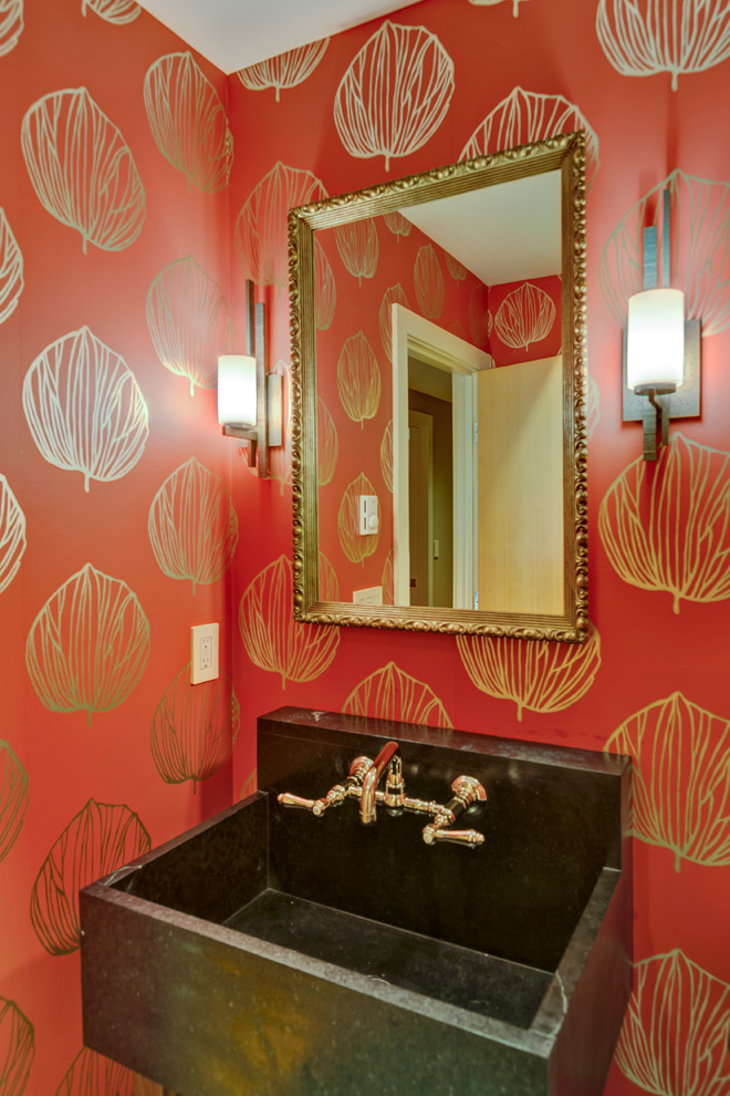 Foto di un bagno di servizio chic di medie dimensioni con pareti rosse e lavabo a colonna