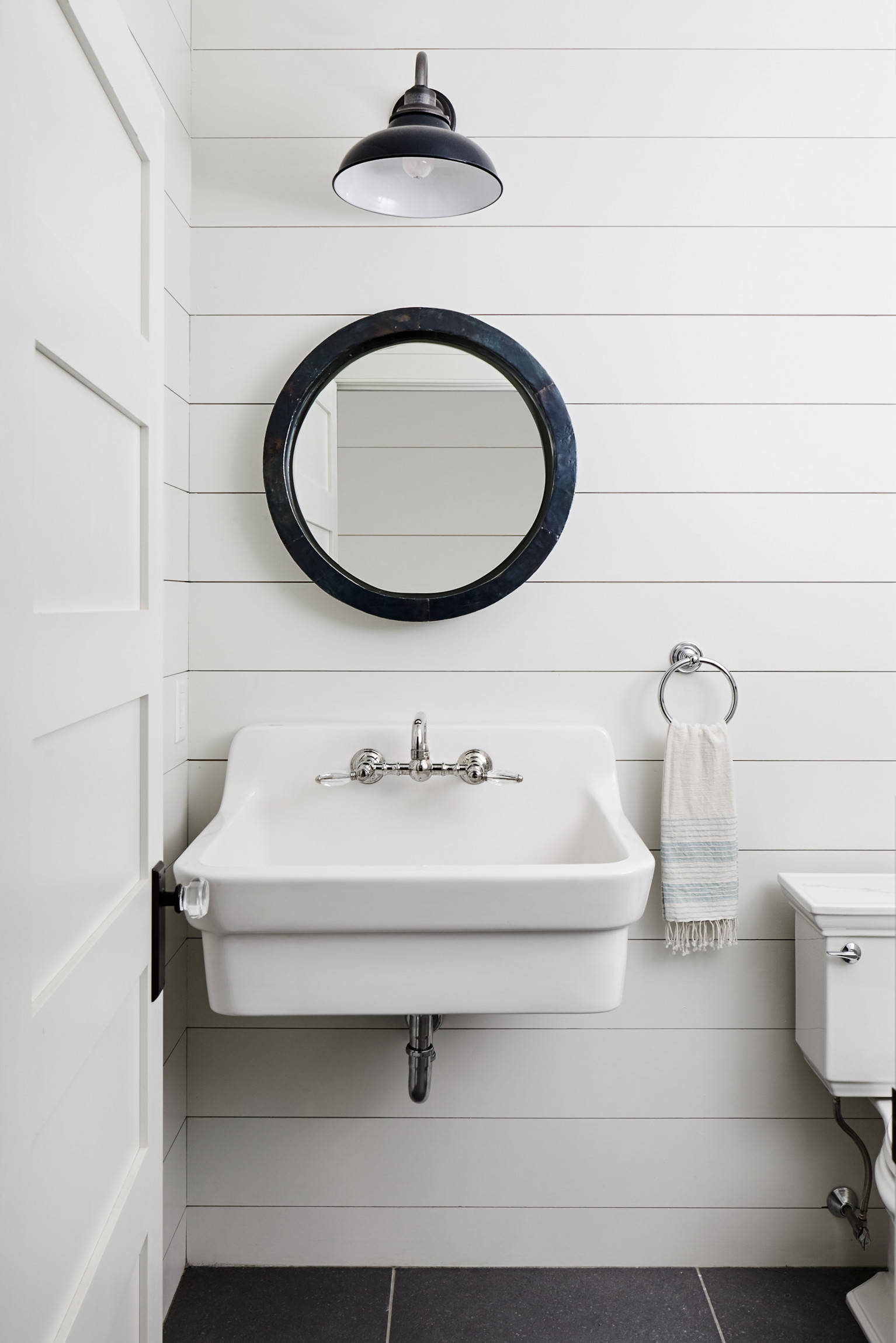 75 Farmhouse Powder Room with a Wall-Mount Sink Ideas You'll Love -  October, 2023 | Houzz