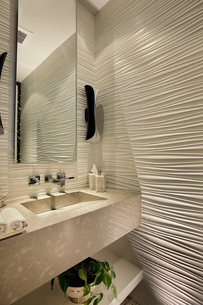 シカゴにあるコンテンポラリースタイルのおしゃれなトイレ・洗面所 (オープンシェルフ、一体型シンク) の写真