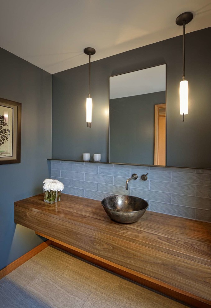 Design ideas for a contemporary cloakroom in Seattle.
