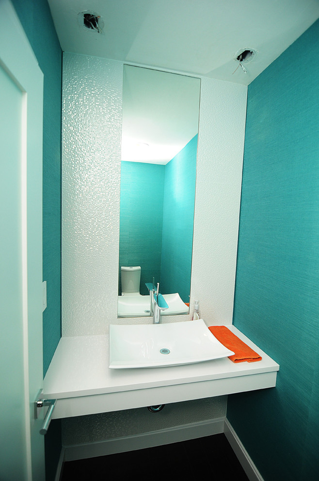 Contemporary cloakroom in Tampa.