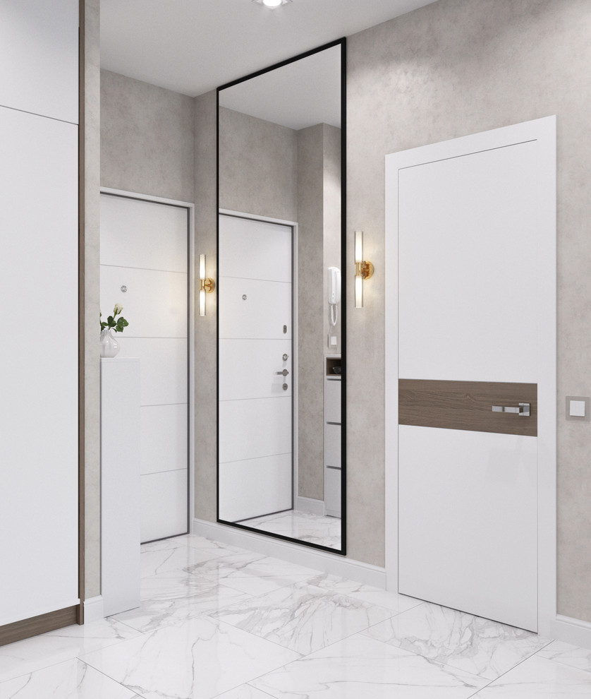 Kleine Moderne Haustür mit beiger Wandfarbe, Einzeltür, weißer Haustür, weißem Boden und Porzellan-Bodenfliesen in Sonstige
