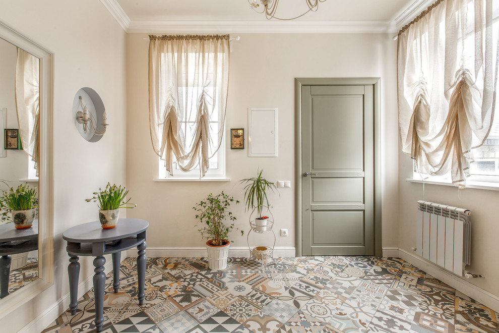 Modelo de distribuidor tradicional con paredes beige, puerta simple y puerta verde