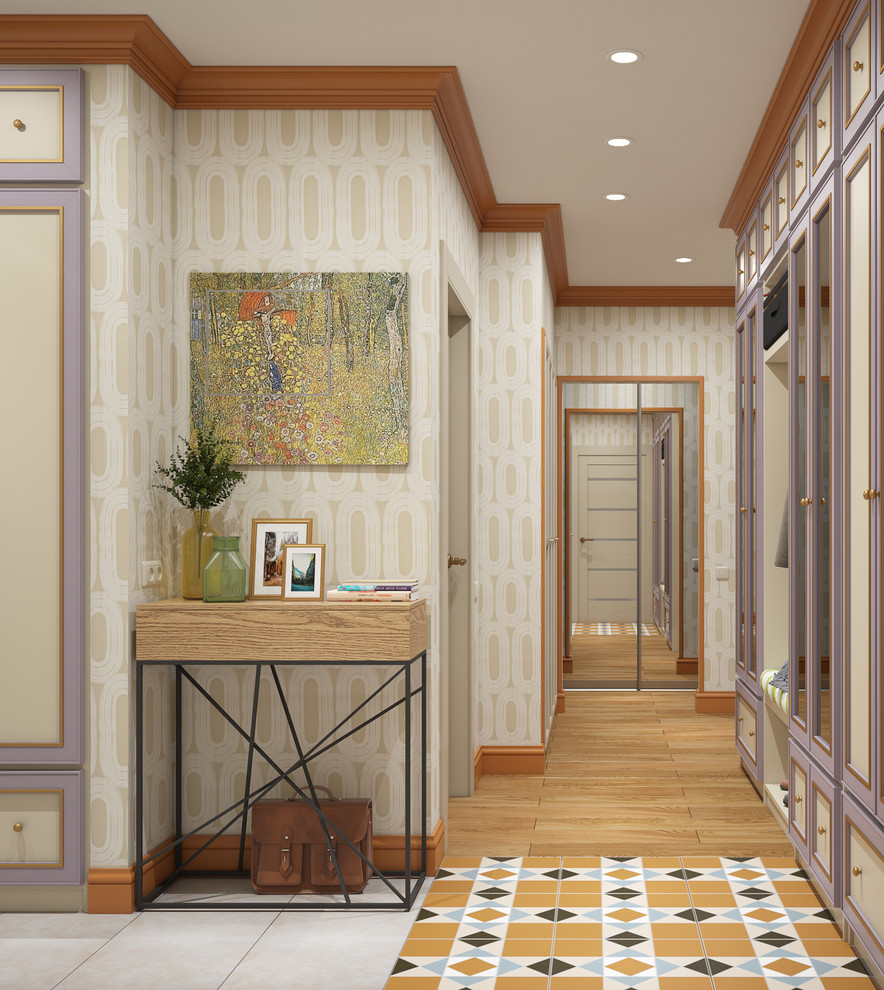 Идея дизайна: узкая прихожая среднего размера в стиле неоклассика (современная классика) с бежевыми стенами, полом из керамической плитки, одностворчатой входной дверью, входной дверью из светлого дерева и оранжевым полом
