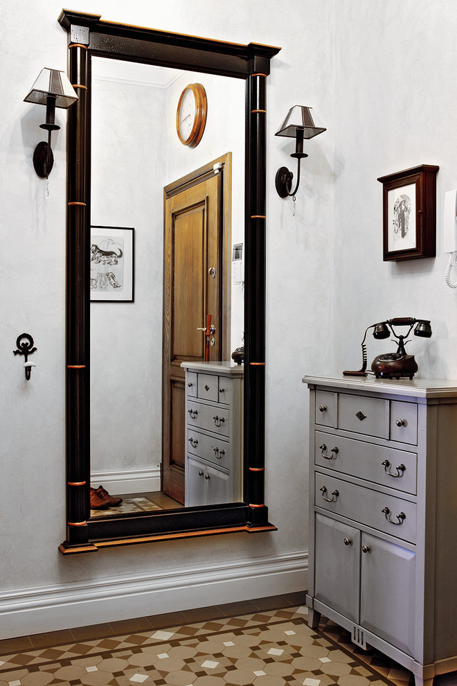 Inspiration for a timeless entryway remodel in Moscow