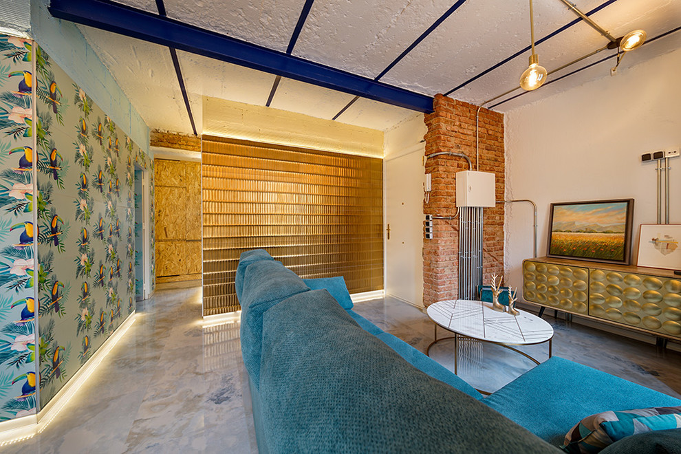 Стильный дизайн: коридор: освещение в стиле модернизм с синими стенами, мраморным полом и бирюзовым полом - последний тренд