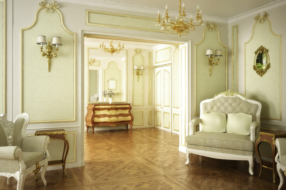 Mittelgroßes, Fernseherloses, Offenes Klassisches Wohnzimmer ohne Kamin mit bunten Wänden und braunem Holzboden in Madrid