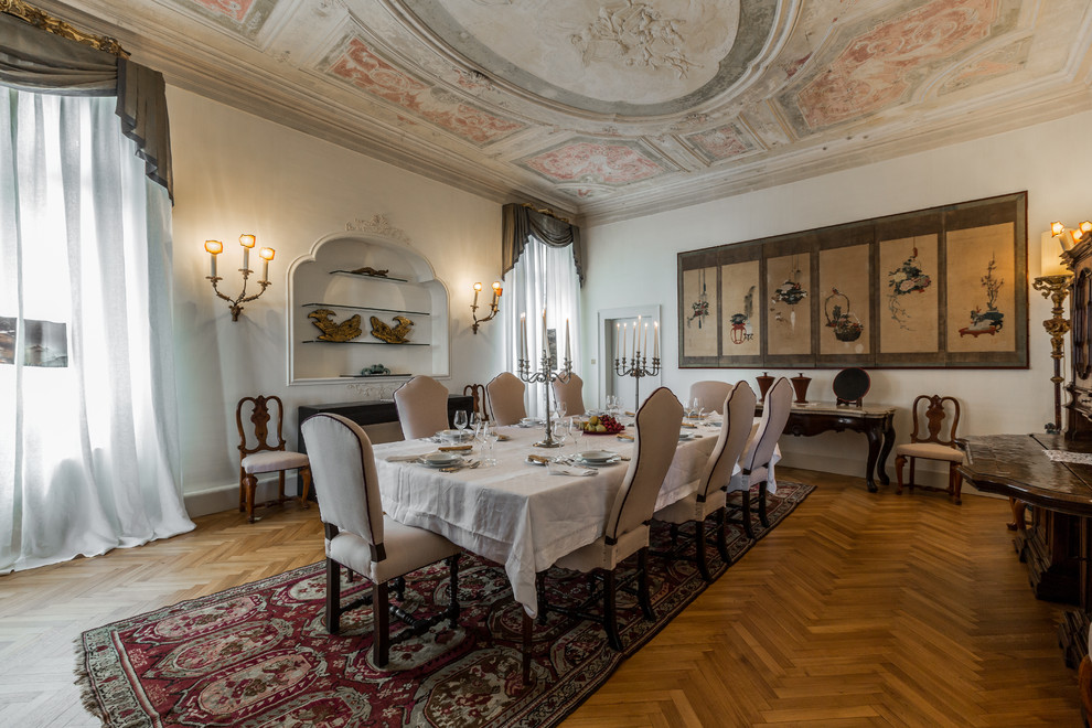 Inspiration for a classic dining room in Venice.