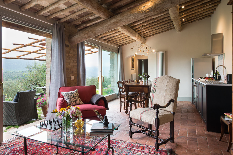 Design ideas for a country dining room in Florence.