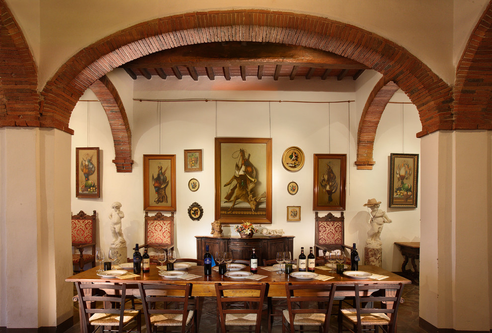 This is an example of a country dining room in Florence.