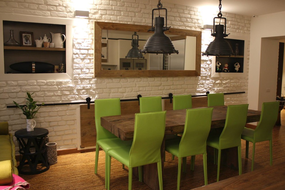 Example of a trendy dining room design in Moscow