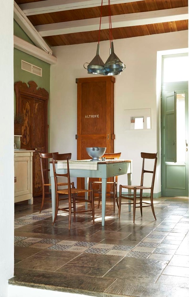 Design ideas for a rural dining room in Milan.