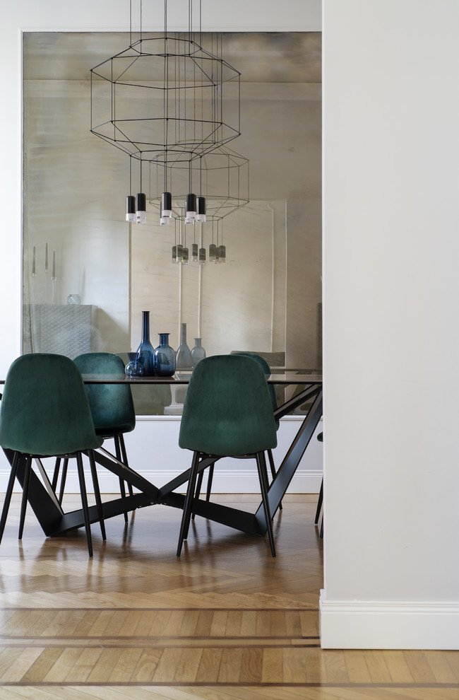 Inspiration for a contemporary dining room in Rome.