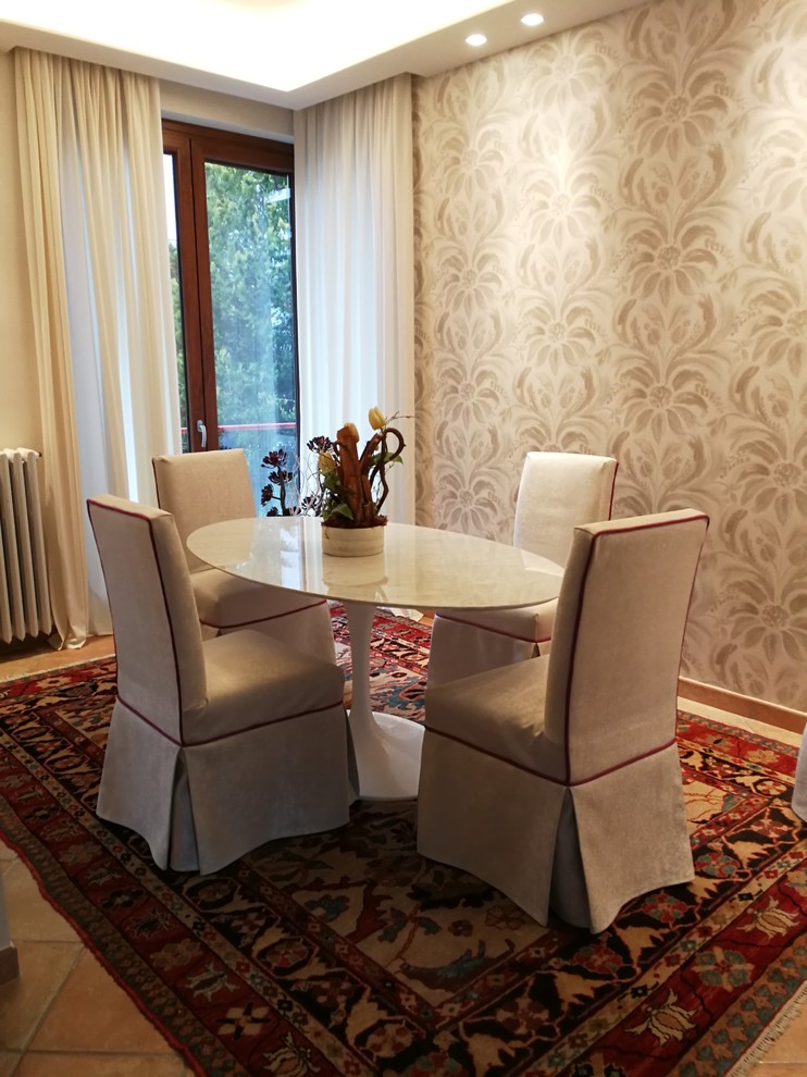 Design ideas for a contemporary dining room in Turin.