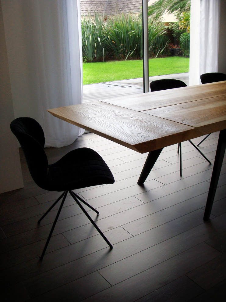 Design ideas for a modern dining room in Le Havre.