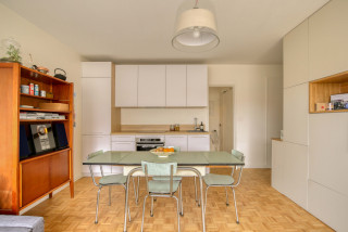 Salle A Manger Ouverte Sur La Cuisine Avec Un Sol Marron Photos Et Idees Deco De Salles A Manger Ouvertes Sur La Cuisine Novembre 2020 Houzz Fr