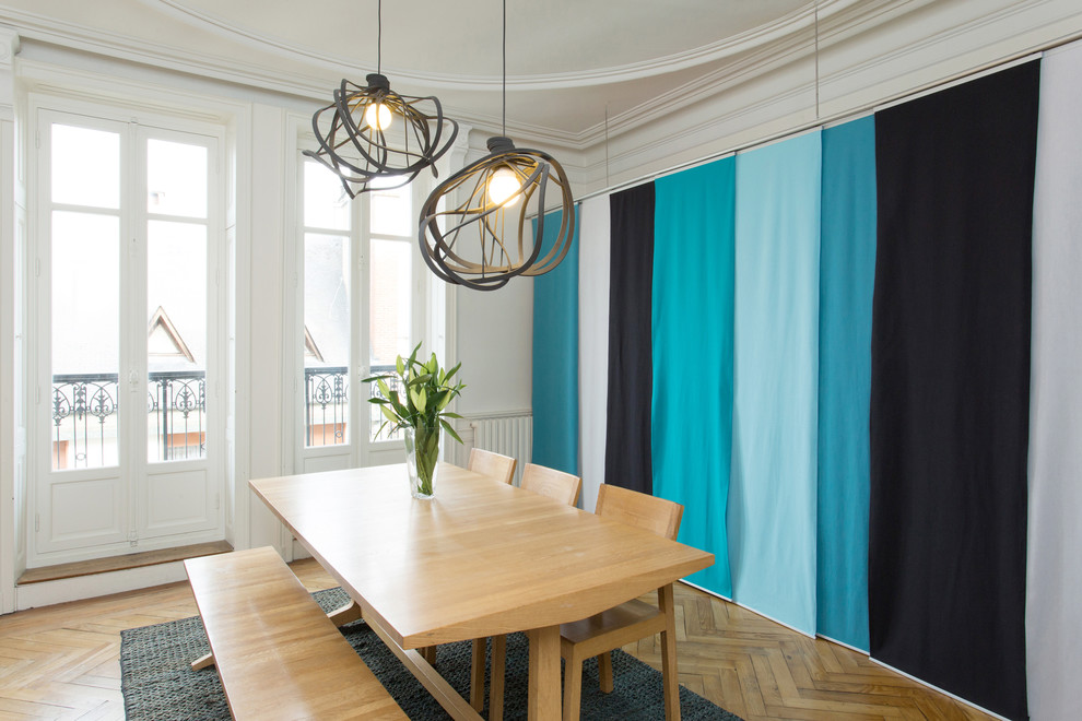Contemporary dining room in Rennes.