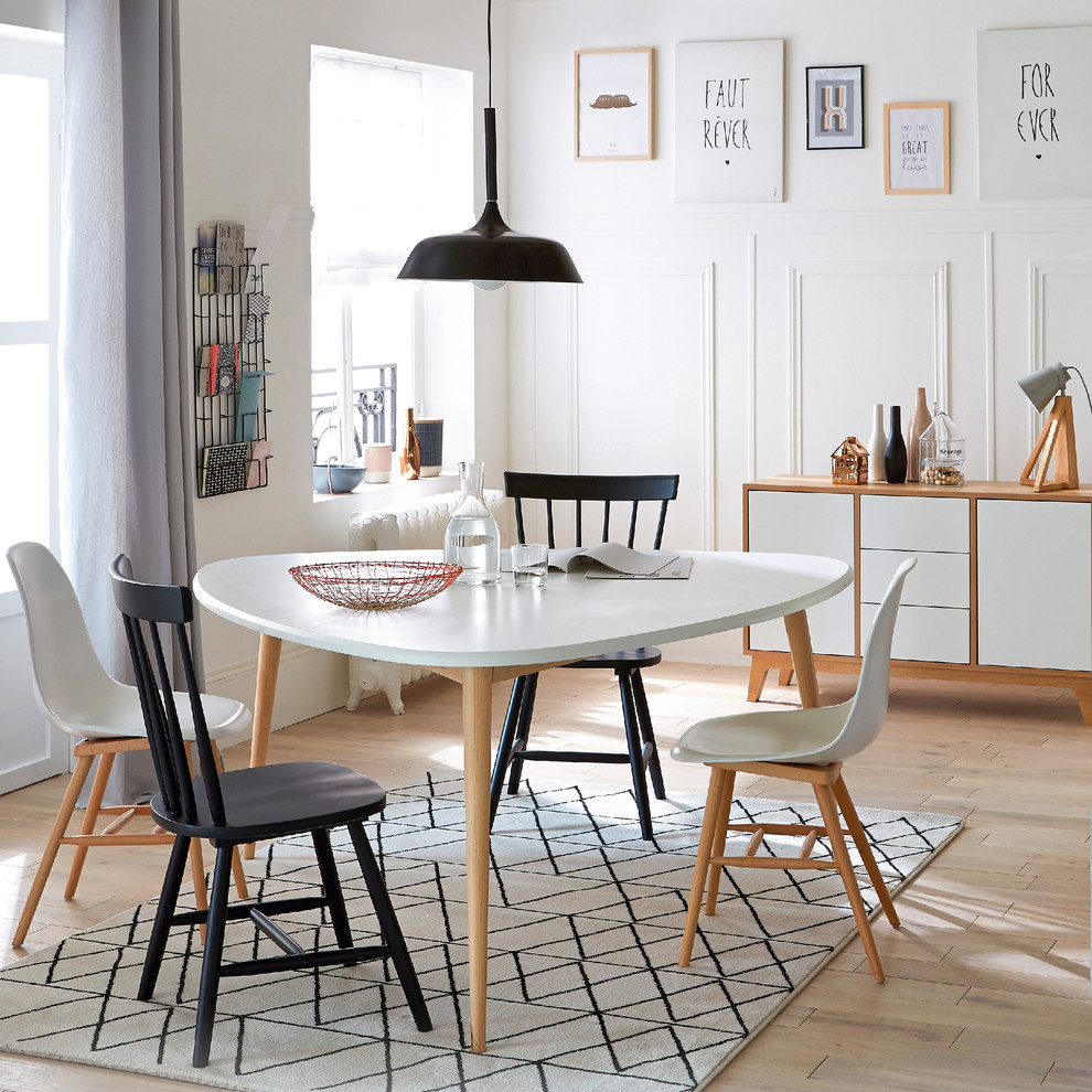 This is an example of a scandi dining room in Lille.