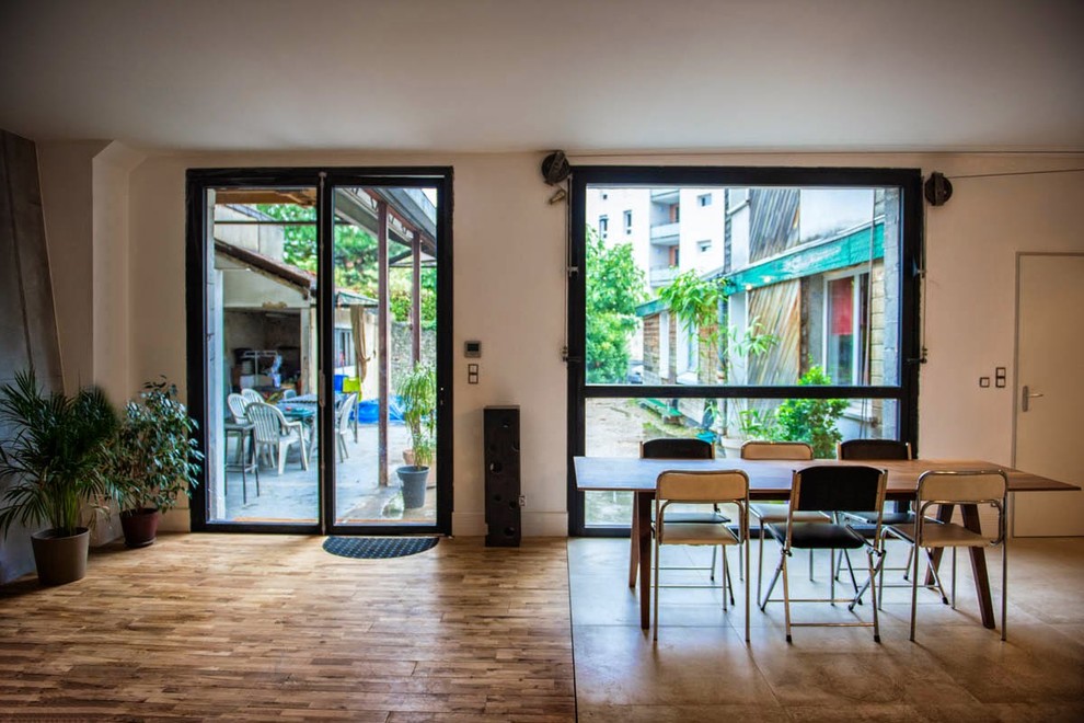 This is an example of an urban dining room in Grenoble.