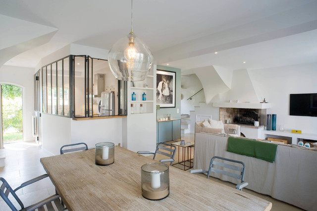 Renovation D Une Maison De Pecheur Contemporaneo Comedor Marsella De Fg Design Houzz