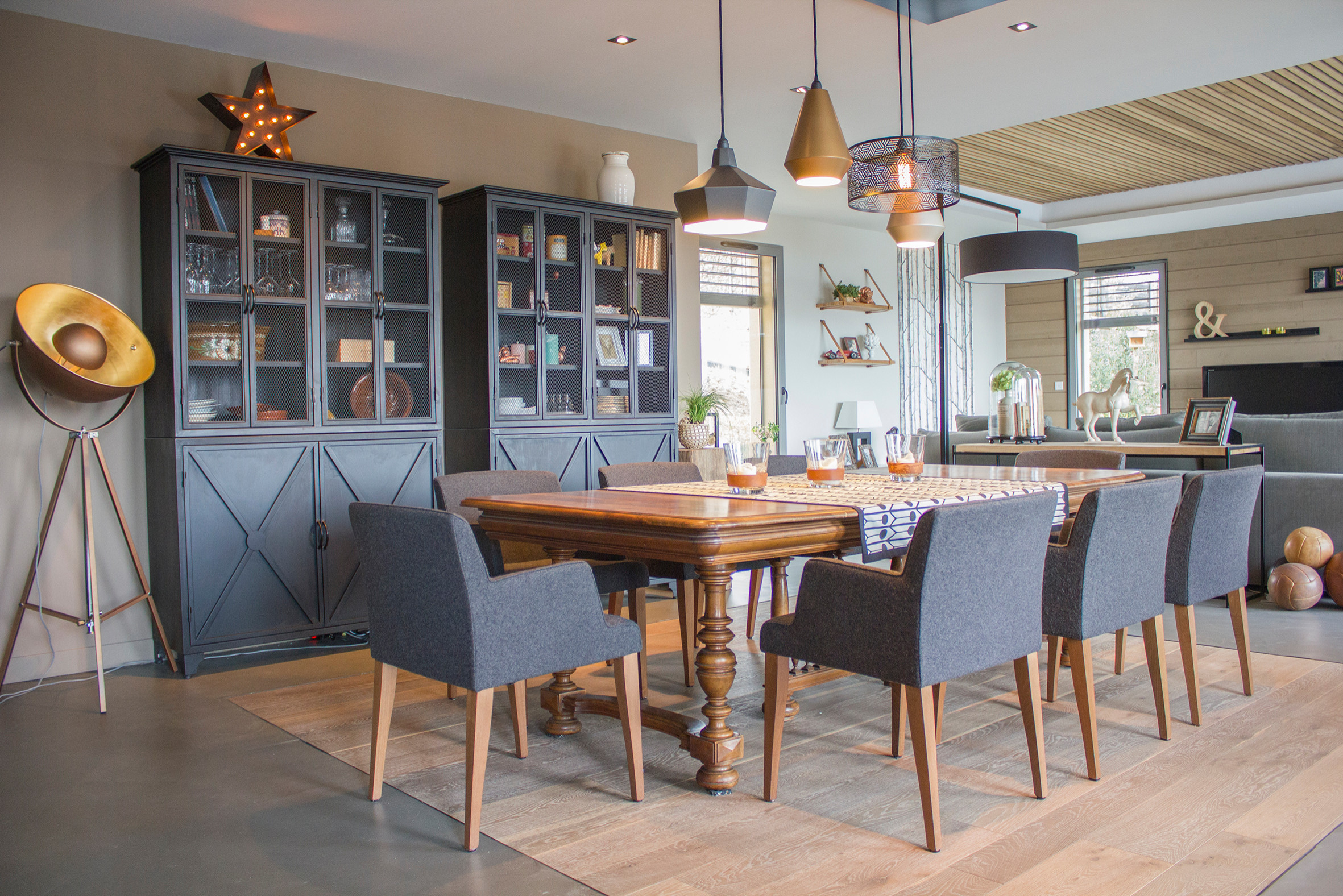Salle à manger classic chic dans la Maison Charnay - Transitional - Dining  Room - Lyon - by MS CONCEPT | Houzz