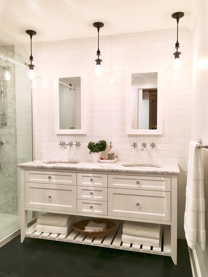 Example of a small transitional master bathroom design in Montreal with shaker cabinets, white cabinets and an undermount sink