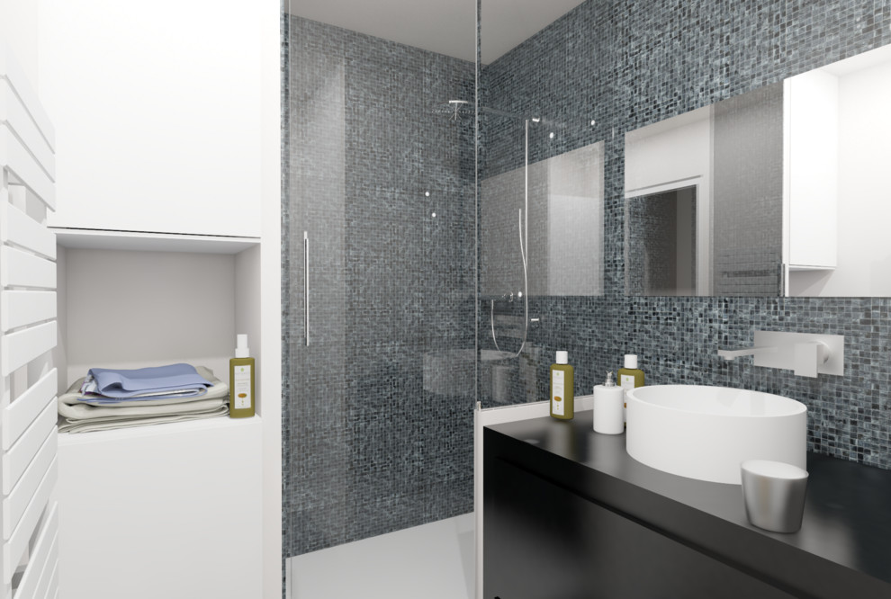 Foto di una stanza da bagno padronale minimal con doccia a filo pavimento, piastrelle nere, piastrelle a mosaico, pareti nere, pavimento in travertino, lavabo da incasso e top in quarzite