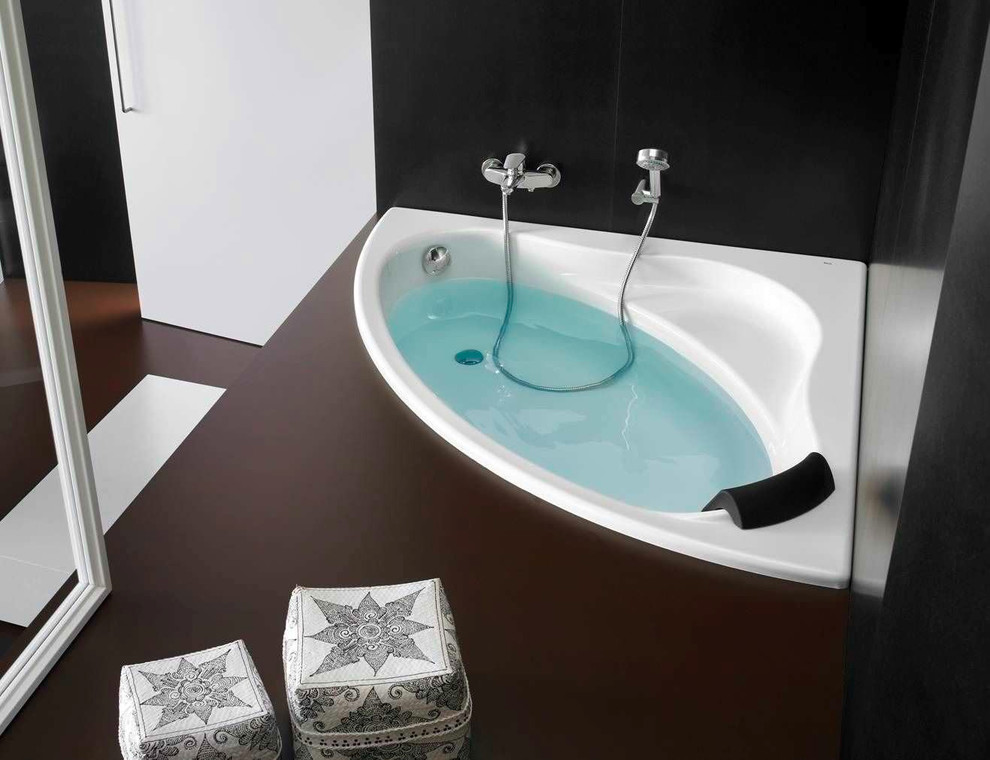 Baignoire d'angle BALI Roca - Modern - Bathroom - Angers - by Anjou  Connectique | Houzz