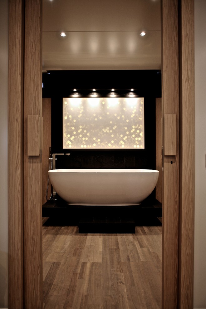 Inspiration for a contemporary bathroom remodel in Nancy