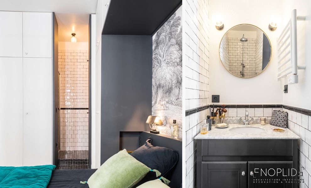 Exempel på ett mellanstort 50 tals grå grått badrum, med skåp i shakerstil, svarta skåp, en öppen dusch, vit kakel, keramikplattor, vita väggar, klinkergolv i keramik, ett konsol handfat, marmorbänkskiva, svart golv och dusch med gångjärnsdörr