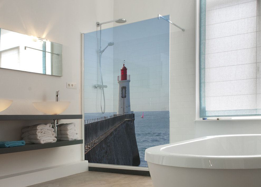 Décoration d'un paredouche Beach Style Bathroom Nantes by ACTE