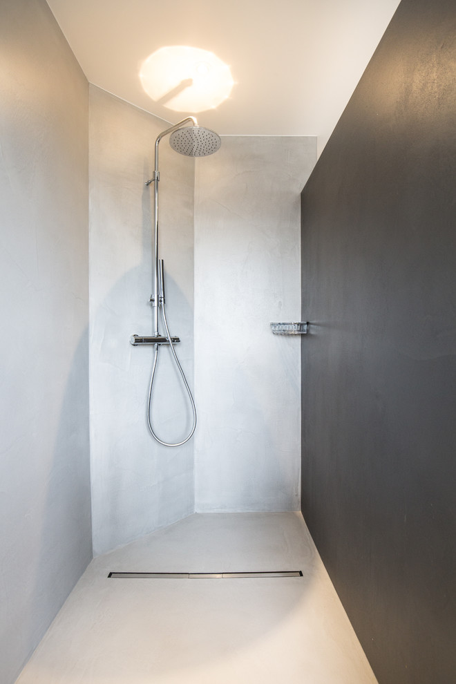 Douches à l'italienne en béton ciré Contemporary Bathroom Other