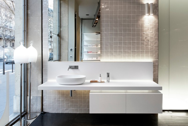 Inspiration for a mid-sized contemporary master bathroom remodel in Paris with a drop-in sink
